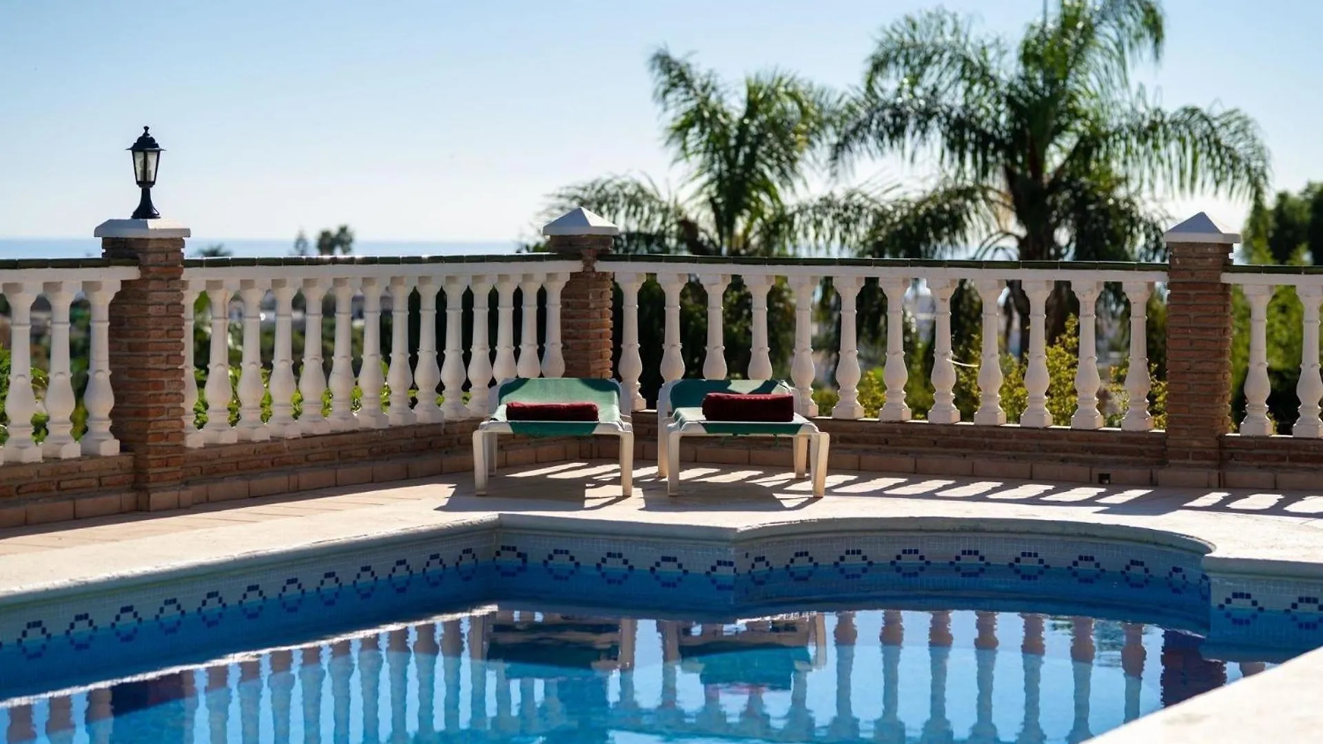 Nyaraló Ferienhaus Mit Privatpool Fuer 10 Personen Ca 280 Qm In Nerja, Andalusien Costa Del Sol Spanyolország