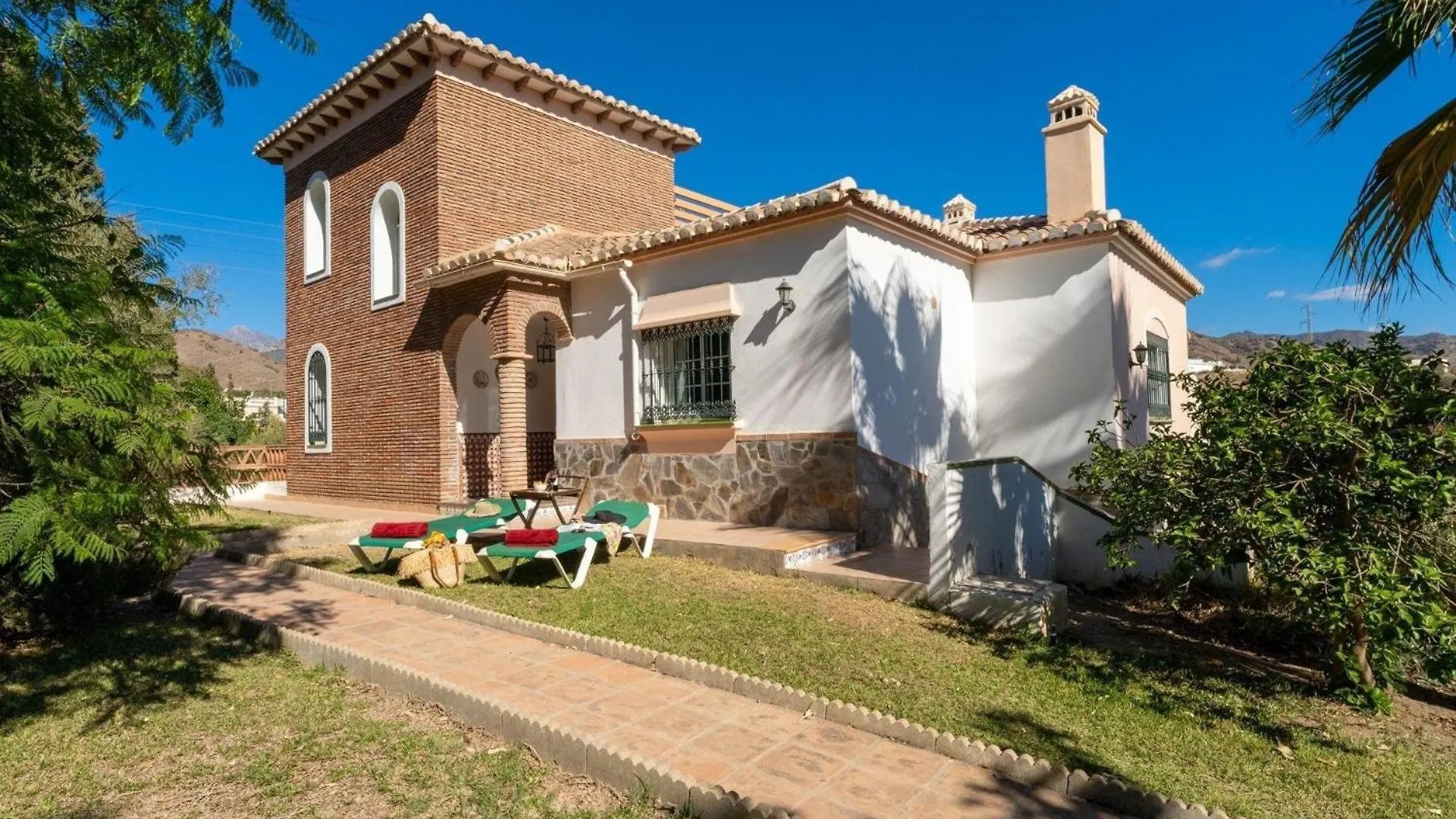 Ferienhaus Mit Privatpool Fuer 10 Personen Ca 280 Qm In Nerja, Andalusien Costa Del Sol